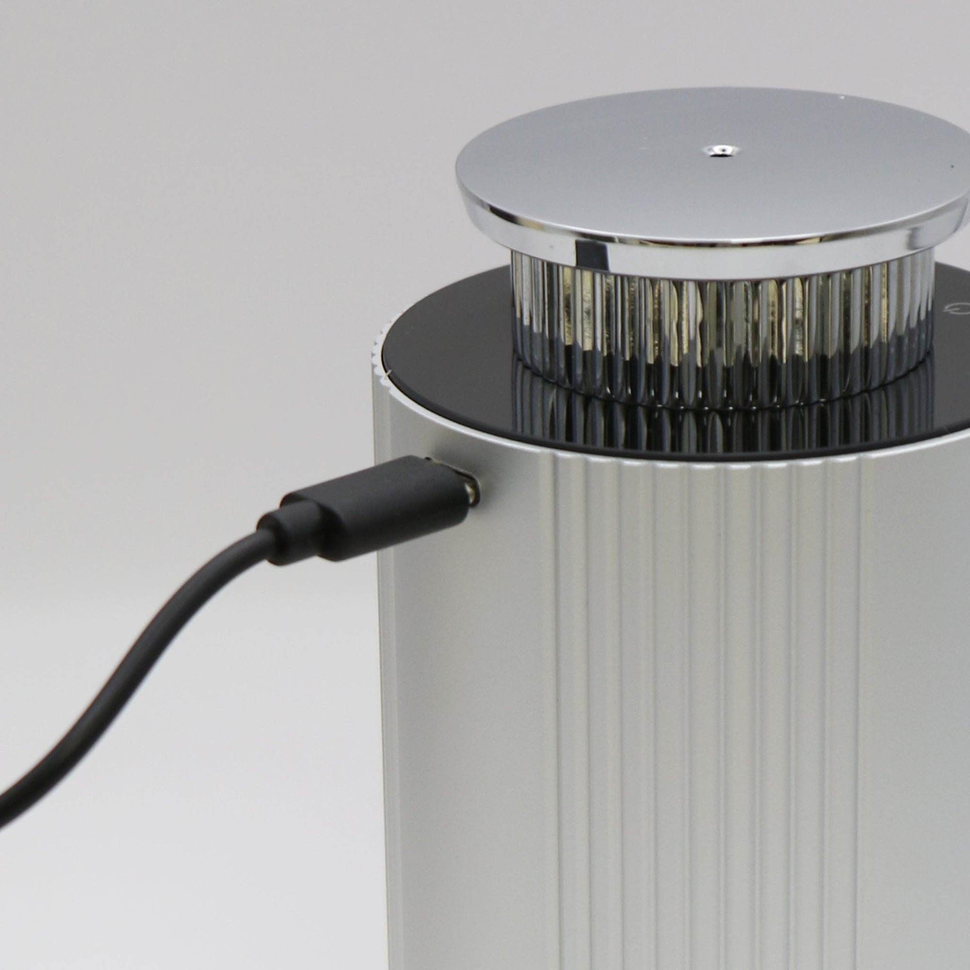 Ribbed Essential Oil Diffuser (Silver) - VAUCLUSE