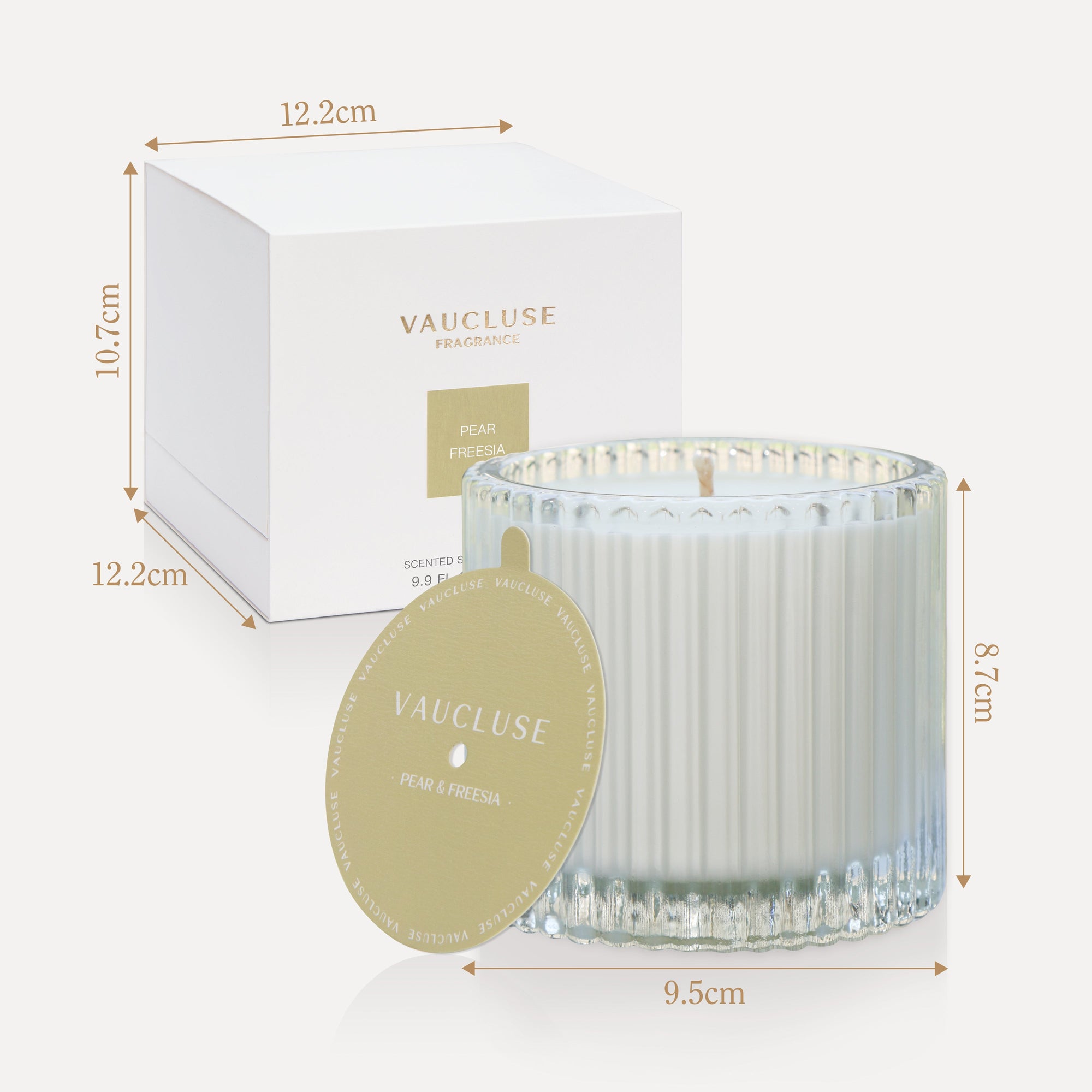 Graphic showing the exact dimensions and size measurements in centimeters for the Vaucluse luxury scented candle jar and its square product packaging box.
